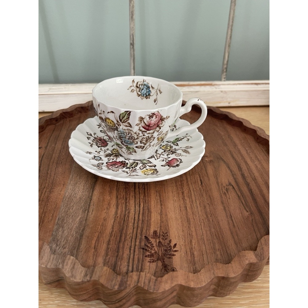 Vintage Johnson Brothers Staffordshire Bouquet IRONSTONE Teacup & Saucer England